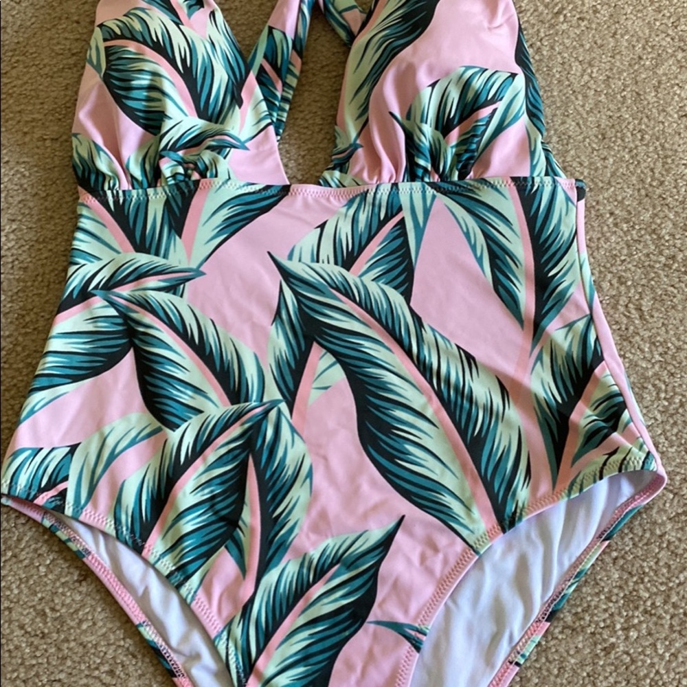 Cupshe swimsuit